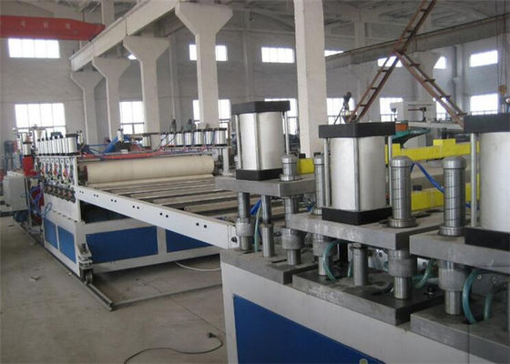 آلة لوح الرغوة البلاستيكية Celuka ، خط إنتاج ألواح الألواح البلاستيكية CE ISO9001