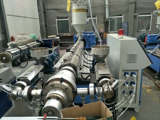 خط إنتاج الأنابيب البلاستيكية ذات القطر الكبير HDPE آلة بثق أنابيب المياه