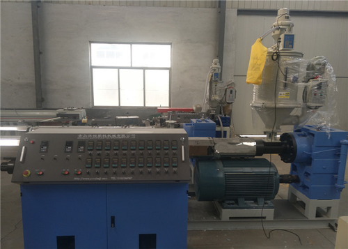Latest company news about 20mm إلى 63mm PE ثلاث طبقات آلة اختبار بنجاح!