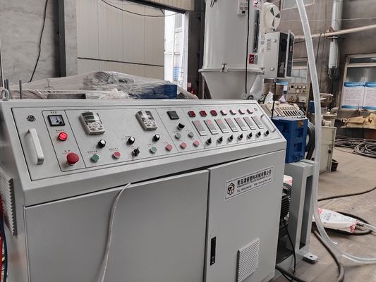 سعر جيد آلة تصنيع الأنابيب المموجة الآلية لـ PE لأنظمة الصرف الصحي ، SJ65/33 آلة طحن الأنابيب المموجة HDPE الانترنت