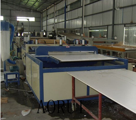 سعر جيد آلة بناء رغوة المجلس PVC ، خط بثق اللوح الرغوي للمطبخ الانترنت