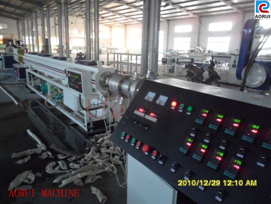 سعر جيد PVC الأنابيب القناة ماكينات بثق البلاستيك مخروطي مزدوج برغي الطارد الانترنت