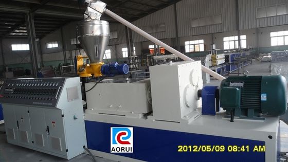 سعر جيد 380V 50HZ آلة الخشب البلاستيك المركب ، خط بثق الملف الشخصي PVC الانترنت