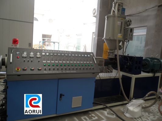 سعر جيد PP PE آلة بثق الأنابيب لري ، خط إنتاج أنابيب المياه الباردة / الساخنة البلاستيكية التلقائية الانترنت