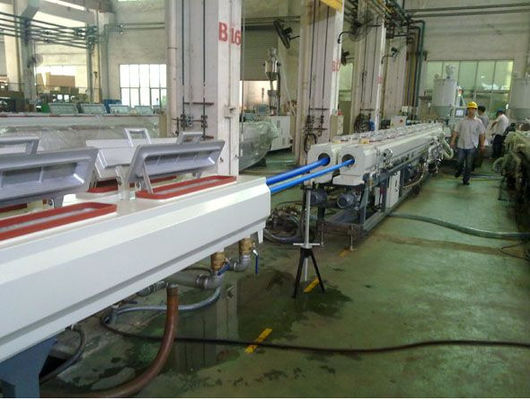 سعر جيد التوأم برغي الطارد آلة البلاستيك PVC الأنابيب المزدوجة ماكينة لأنابيب المياه الانترنت