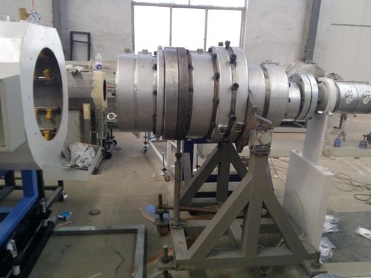 خط إنتاج الأنابيب البلاستيكية للمواد الخام PE HDPE LDPE مع جهاز تحكم درجة الحرارة OMRON