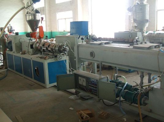 سعر جيد آلة صنع الأنابيب الكهربائية للقنوات 16 - 63mm PVC خط بثق الأنابيب المزدوجة الانترنت