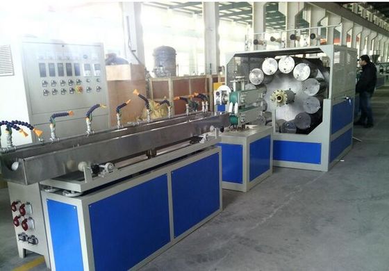 سعر جيد CE ISO9001 PVC خط بثق الأنابيب البلاستيكية ، PVC خط تصنيع خرطوم الحديقة الانترنت