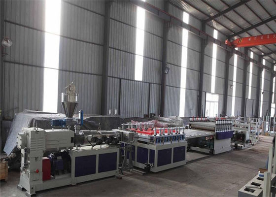 سعر جيد خفيفة الوزن WPC / PVC آلة مجلس رغوة مع شهادة CE ISO9001 الانترنت