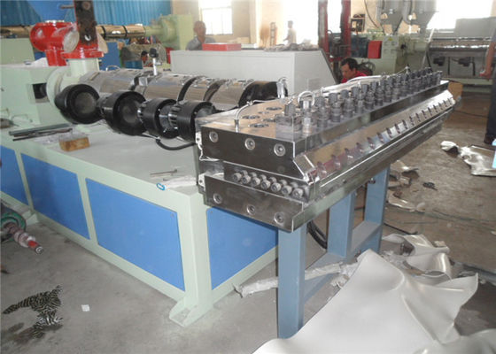 سعر جيد 380V PVC Foam Board Machine 600kg/H For Construction Formwork الانترنت
