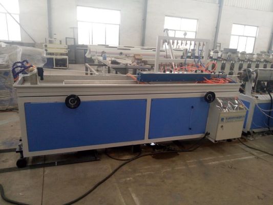 سعر جيد 380V 50HZ البلاستيك PVC خط البلاستيك الشخصي النتوء لملف النافذة البلاستيكية الانترنت