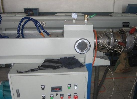 سعر جيد خط بثق الأنابيب البلاستيكية الأوتوماتيكية بالكامل PP صنع عصابات التفاف Sprial الانترنت