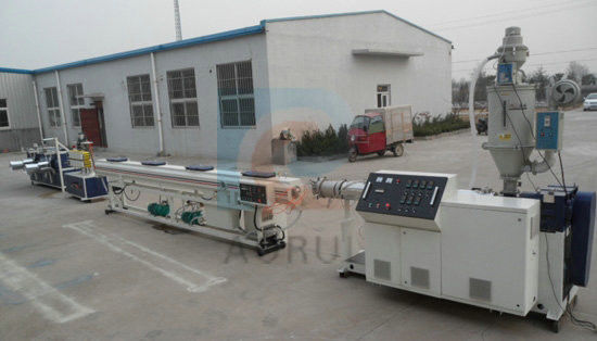 سعر جيد PVC آلة بثق البلاستيك ، PVC آلة تصنيع أنابيب المياه برغي مزدوج الانترنت
