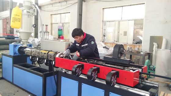 سعر جيد PP PE جدار واحد مموج قناة الأنابيب النتوء خط مقاومة درجات الحرارة العالية الانترنت