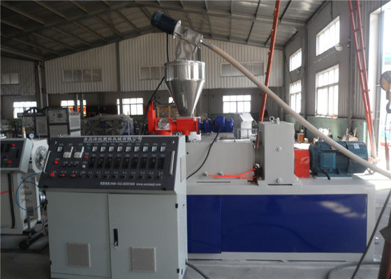 سعر جيد 220-380V خط إنتاج أنابيب PVC ثلاثية المراحل مع خرطومين الانترنت