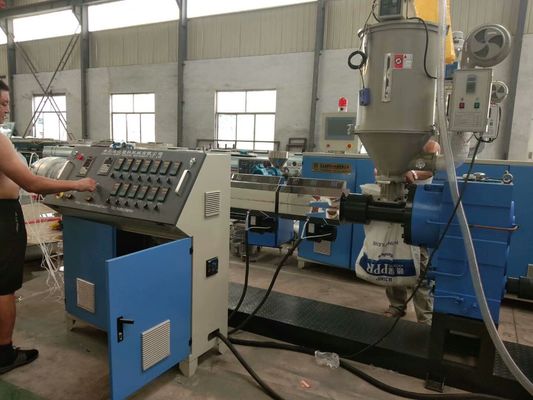 سعر جيد 380V 90kw آلة بثق البلاستيك أحادية اللولب 150r / Min ISO9001 الانترنت