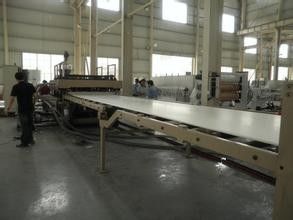 سعر جيد الحمام PVC WPC WPC آلة مجلس رغوة ، المعاد تدويرها مخروطي مزدوج برغي الطارد الانترنت